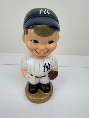 Vintage 2001 New York Yankees Bobblehead Figurine MLB Baseball Collectible